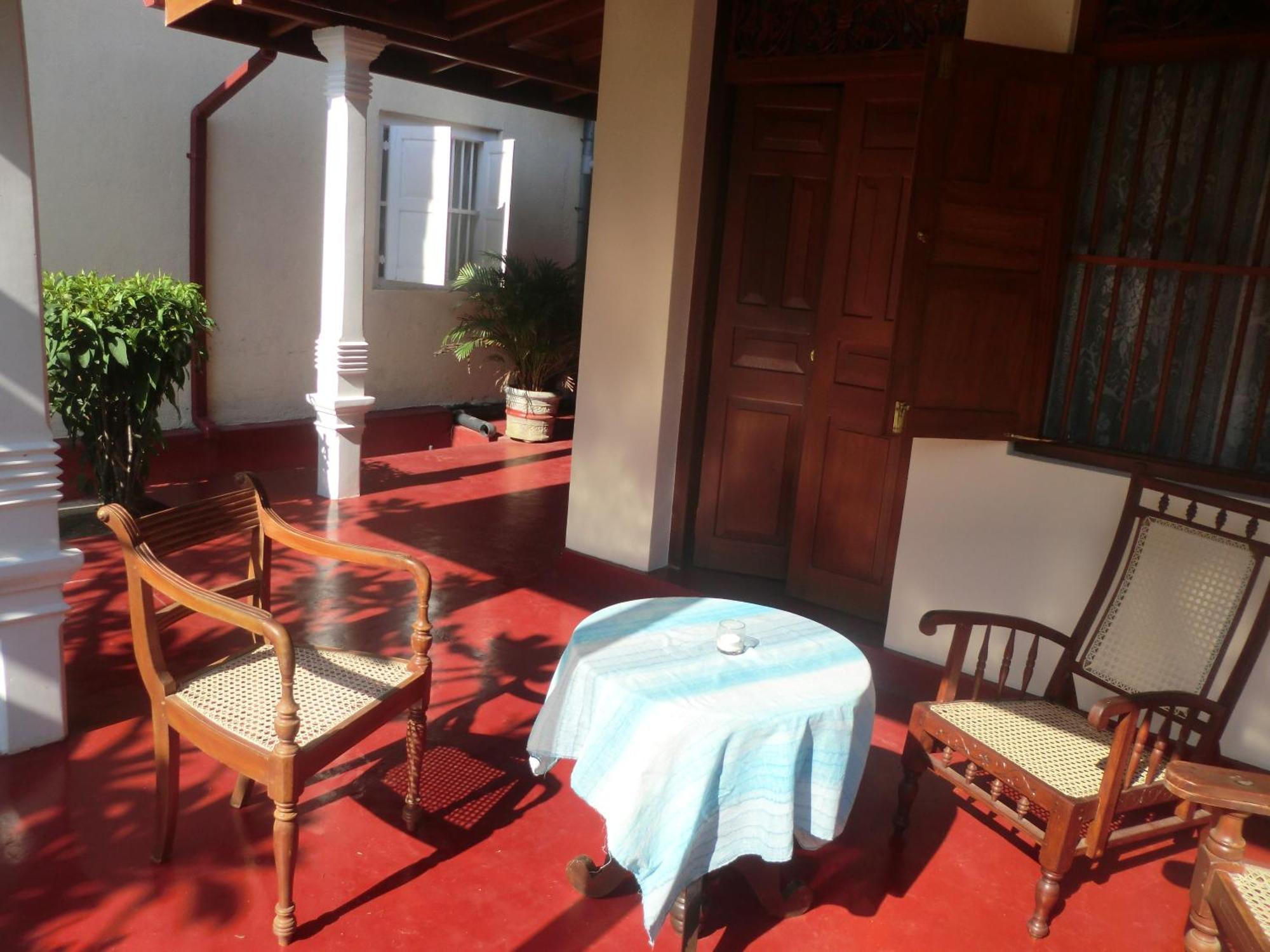 Top Of The Hill Guesthouse Weligama Exterior photo
