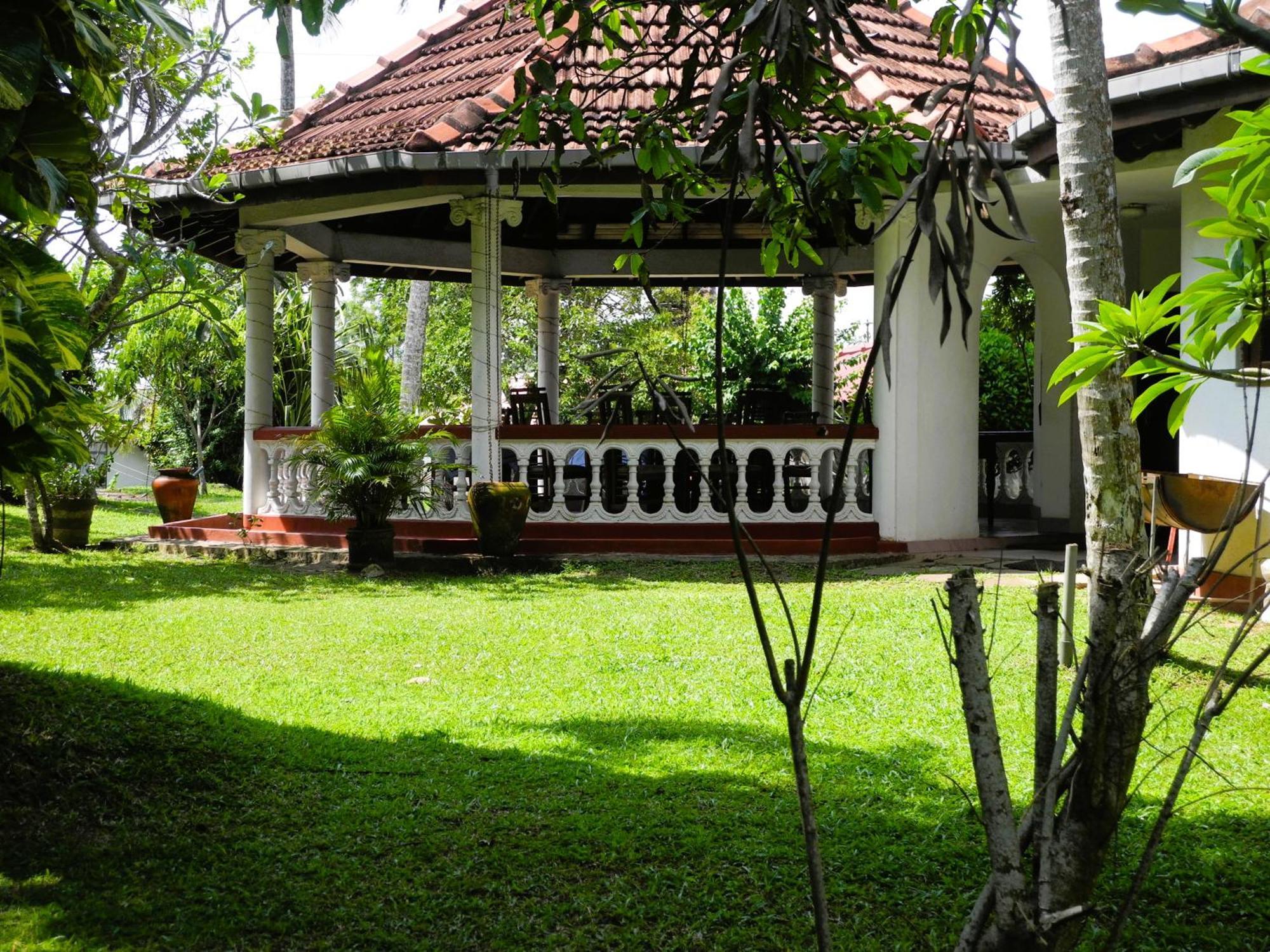 Top Of The Hill Guesthouse Weligama Exterior photo
