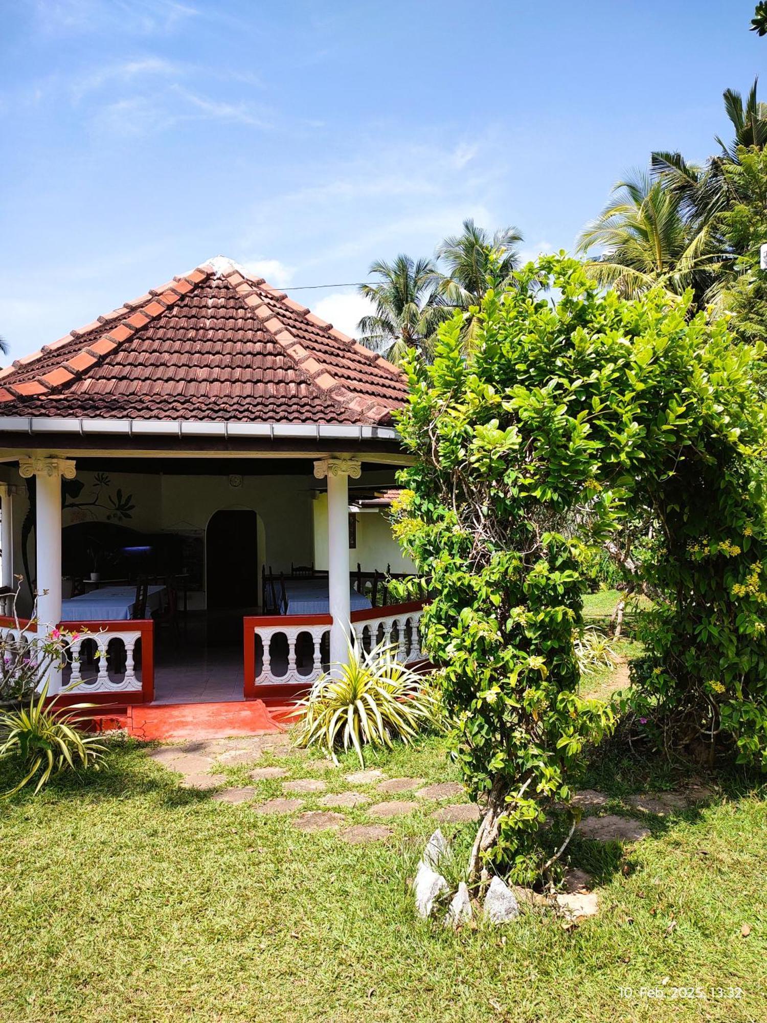 Top Of The Hill Guesthouse Weligama Exterior photo