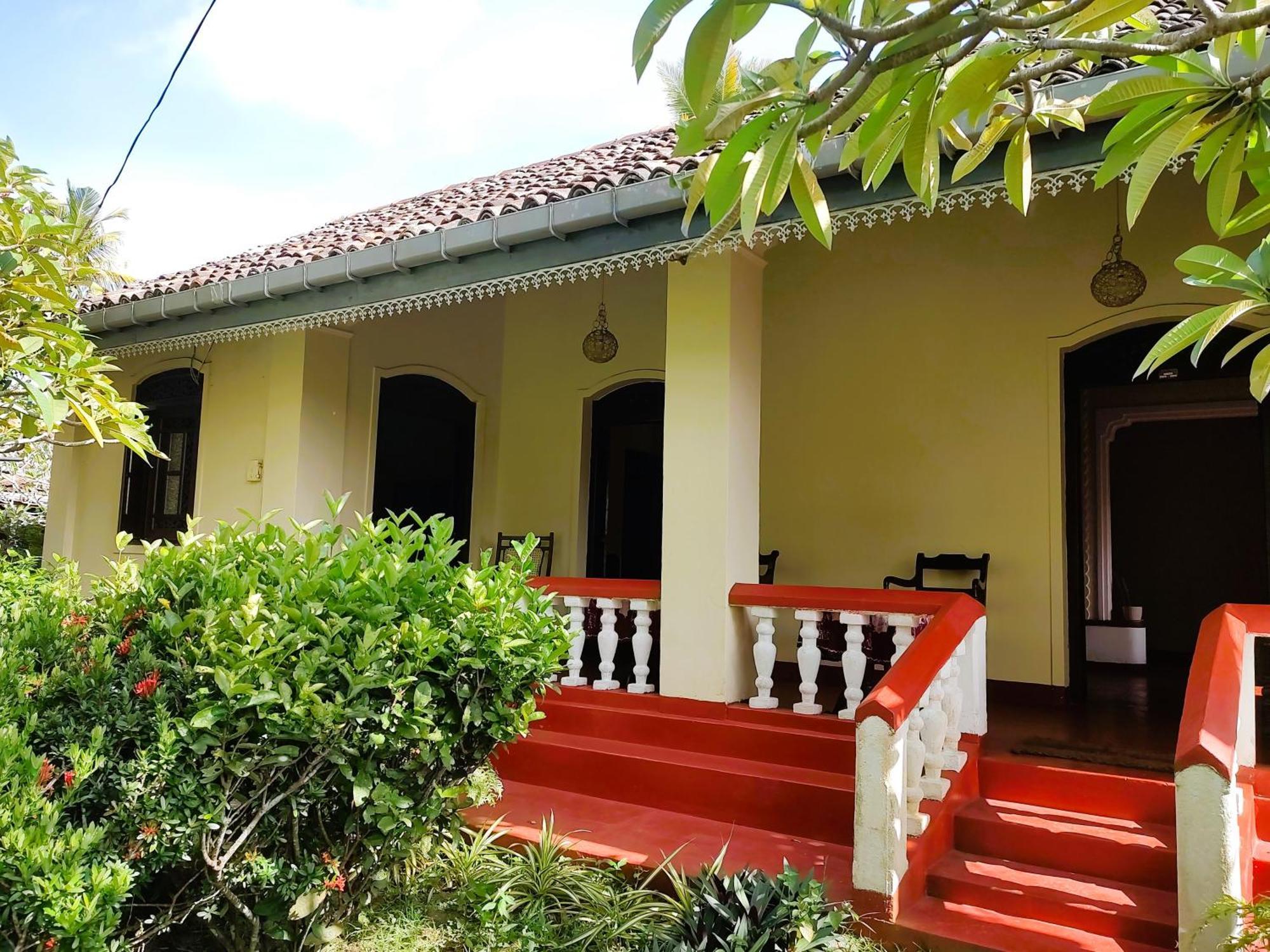 Top Of The Hill Guesthouse Weligama Exterior photo