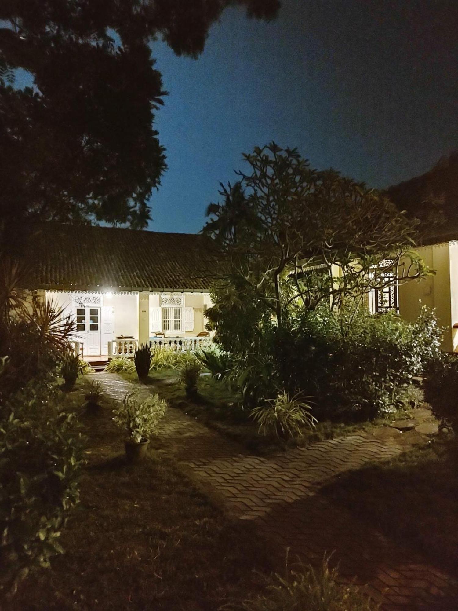 Top Of The Hill Guesthouse Weligama Exterior photo
